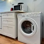 Piramide 2 Bedrooms & 2 Bathrooms Roma