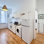 Piramide 2 Bedrooms & 2 Bathrooms