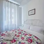 Piramide 2 Bedrooms & 2 Bathrooms *
