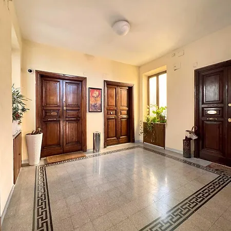 Piramide 2 Bedrooms & 2 Bathrooms דירה רומא