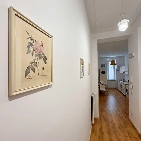 Piramide 2 Bedrooms & 2 Bathrooms דירה