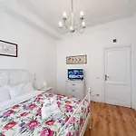 Piramide 2 Bedrooms & 2 Bathrooms * Rome